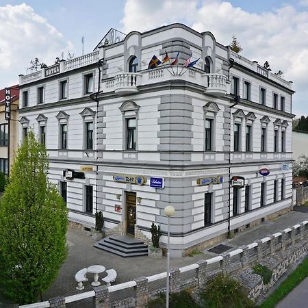 Hotel Cade Písek エクステリア 写真