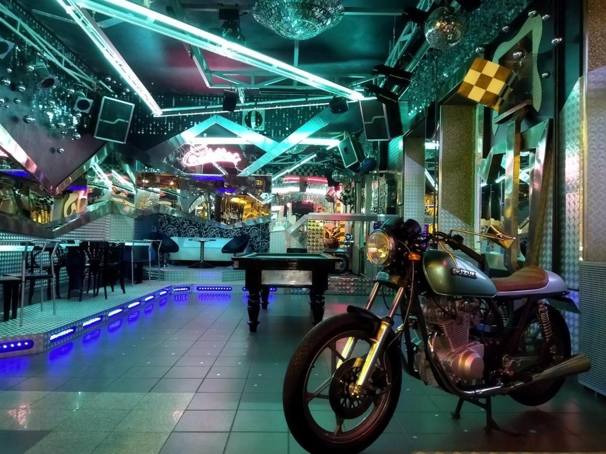 Hotel Cade Písek エクステリア 写真
