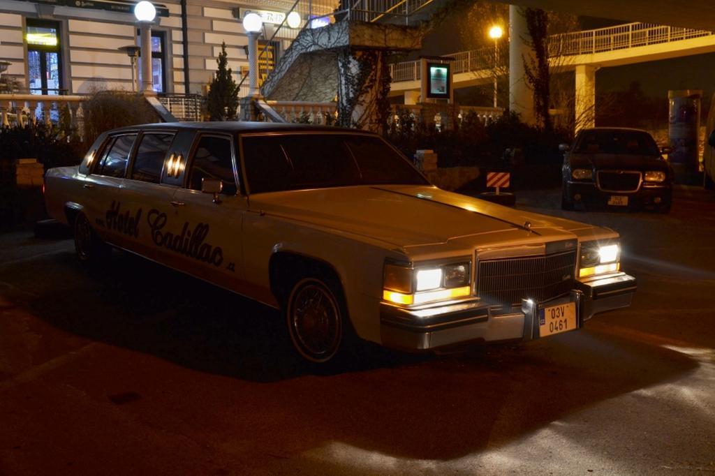 Hotel Cade Písek エクステリア 写真