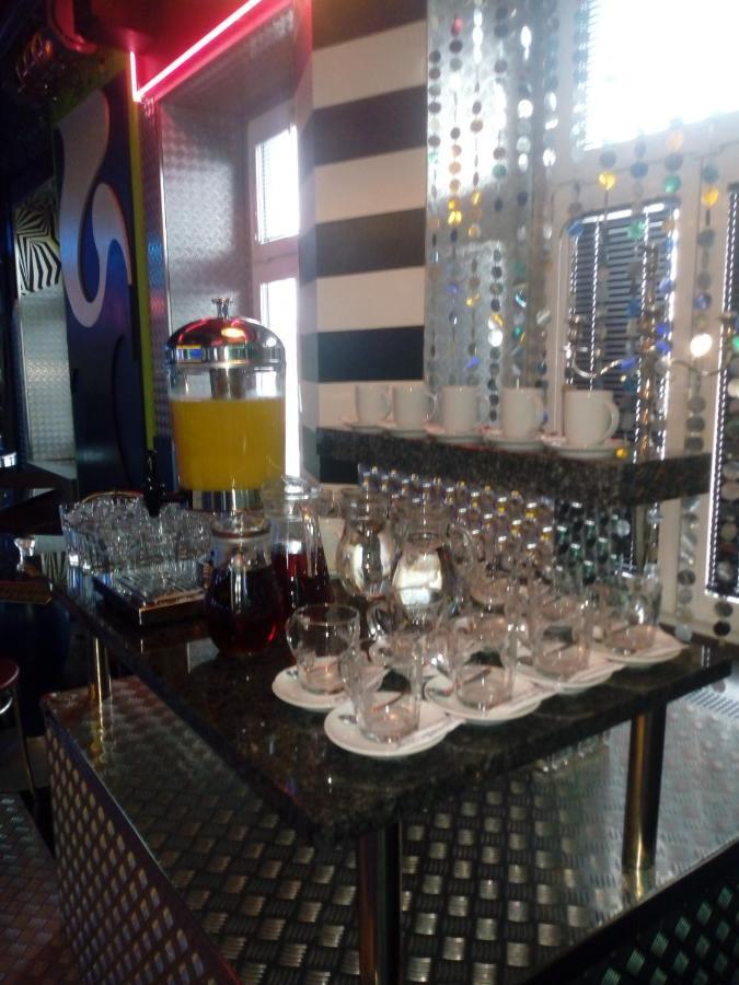 Hotel Cade Písek エクステリア 写真