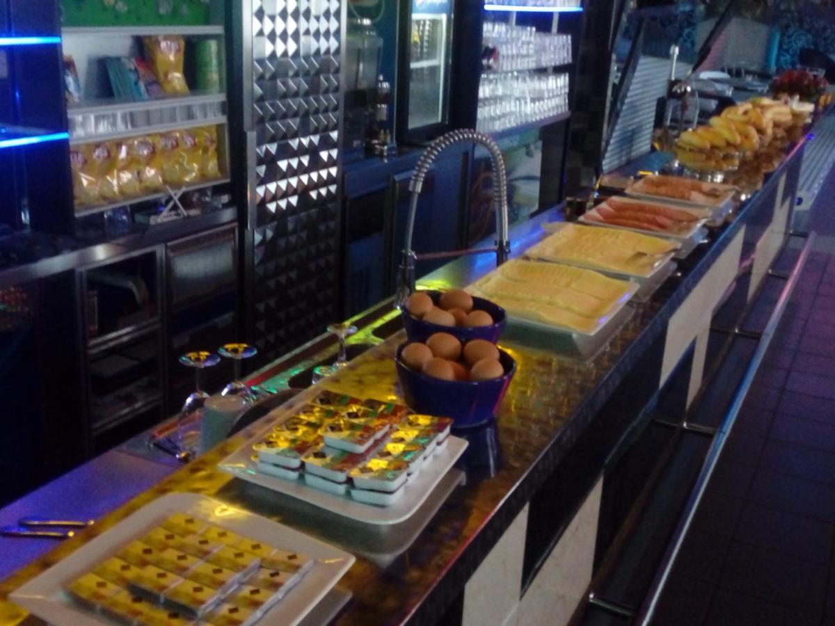 Hotel Cade Písek エクステリア 写真